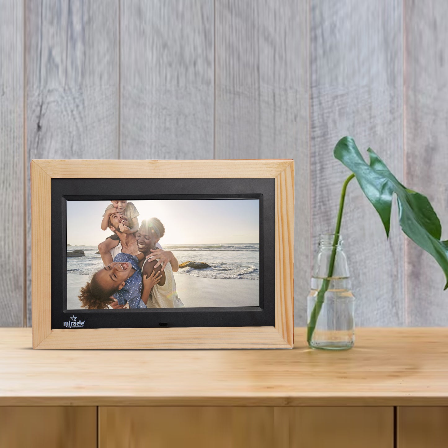 Miracle Digital 10" inch IPS Wooden Light Digital Photo Frame Hi-Def Screen Built-in 8GB Memory 2GB RAM