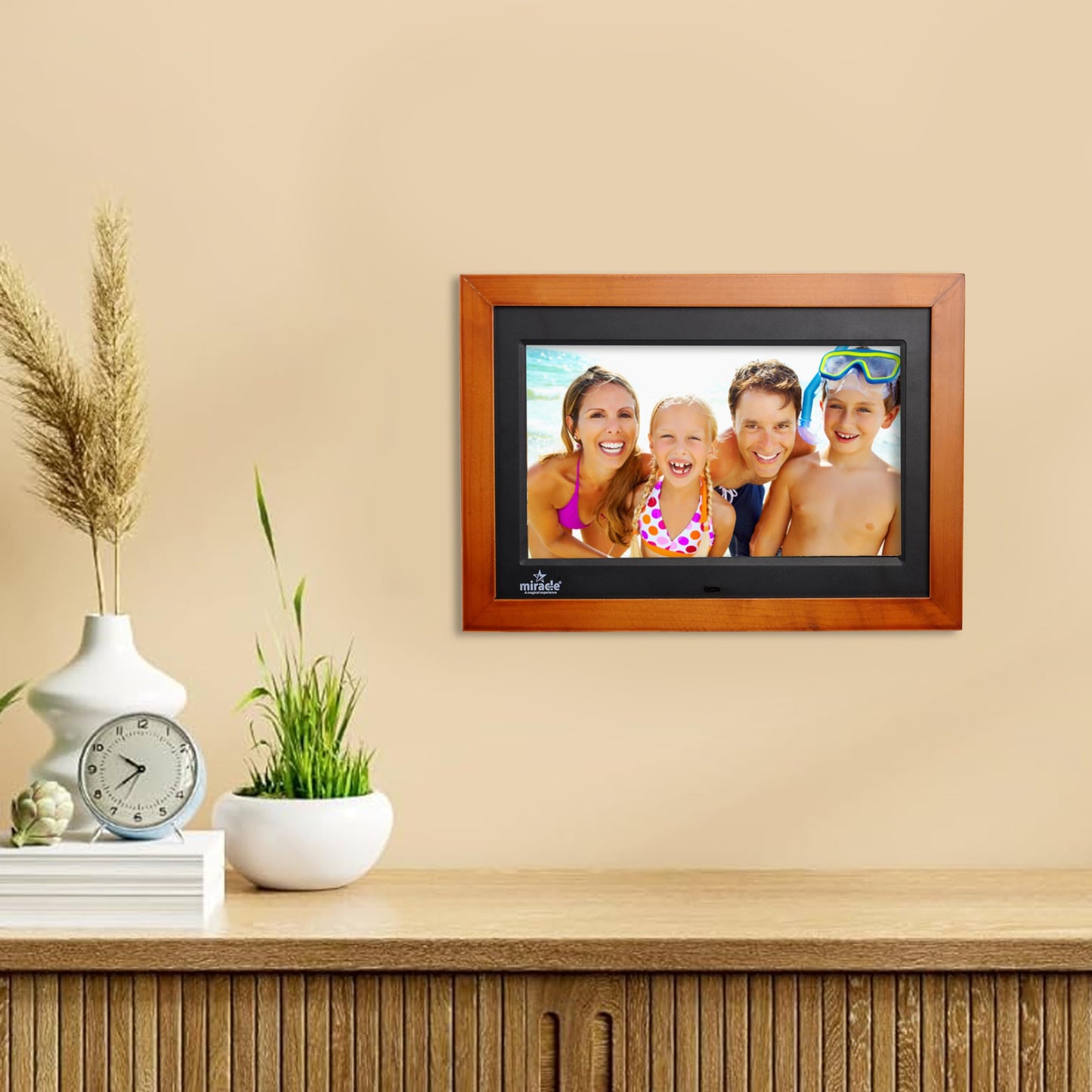 Miracle Digital 10 inch IPS Wooden Dark Digital Photo Frame Hi-Def Screen Built-in 8GB Memory 2GB RAM